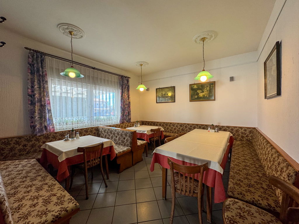 12pbdvqzqe-4032x3024688267461abeb__68f1e9551dd87