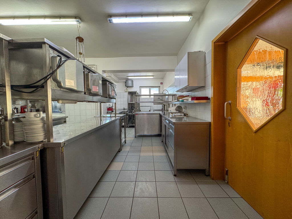 13hrz4nxq2-4032x3024688267481bc71__68f1e9581cc6a