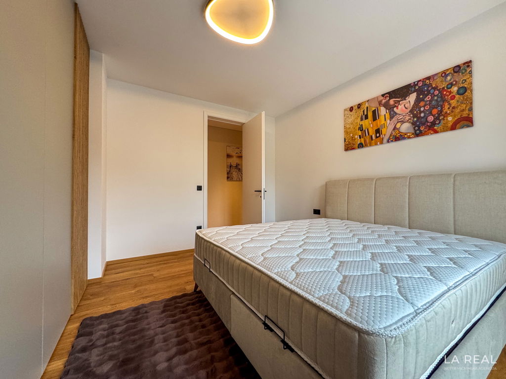 13qpyoaarn-4032x3024__695b82e461dcb