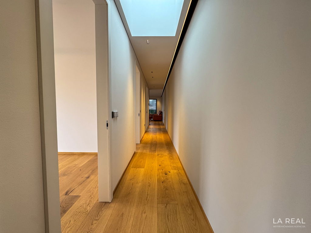 13xu4qibnt-4032x3024__69516ea778ed6