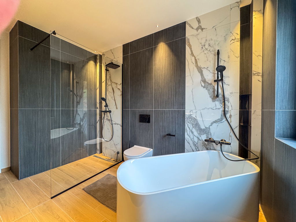 15__FZLQe9UP-4032x3024