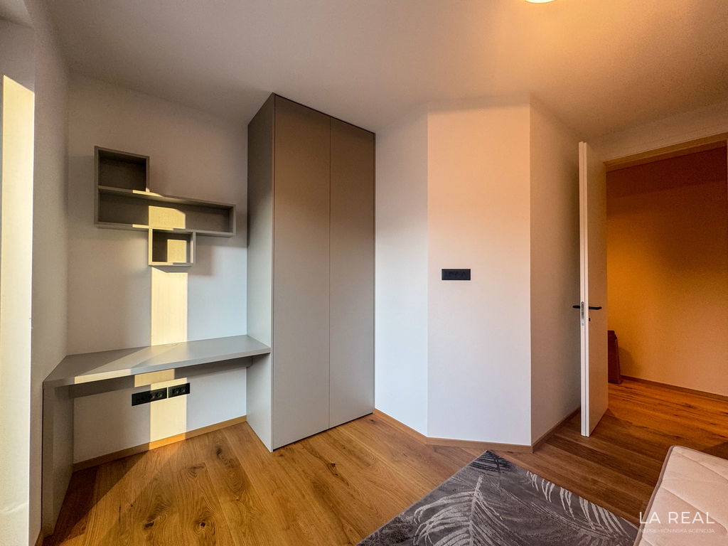 169lhvkaxe-4032x3024__695b82f0ea6a4