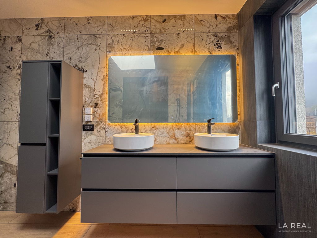 17xshied2z-4032x3024__69516eab31981