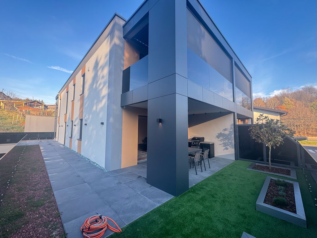 19__OwUYMmrB-4032x3024