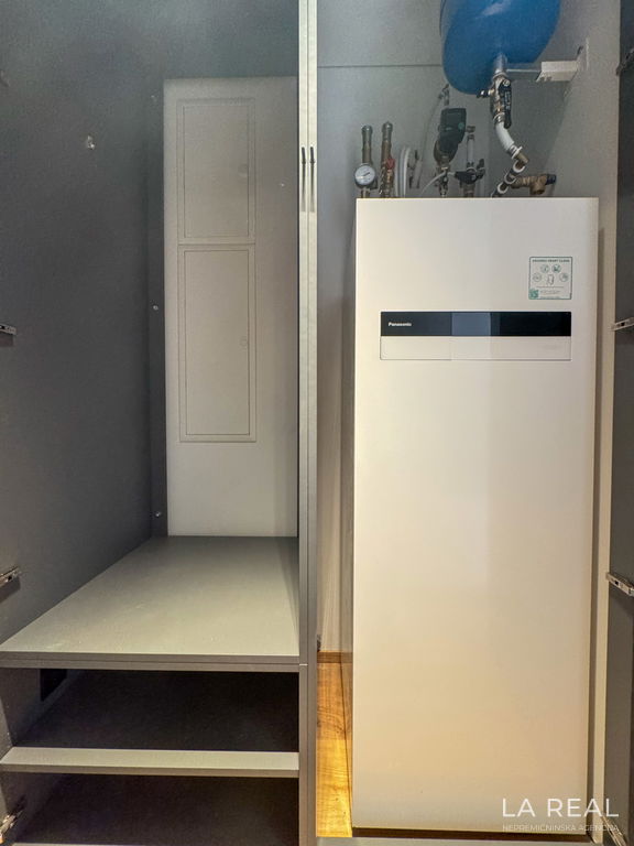 26qzgqt9zs-3024x4032-portrait__69516eb6ede0a