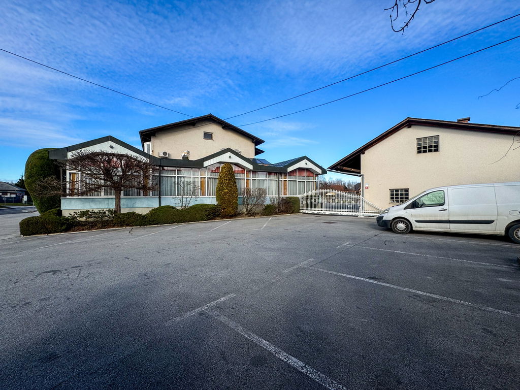 3tj6duyfu-4032x3024688267357d098__68f1e94d035da