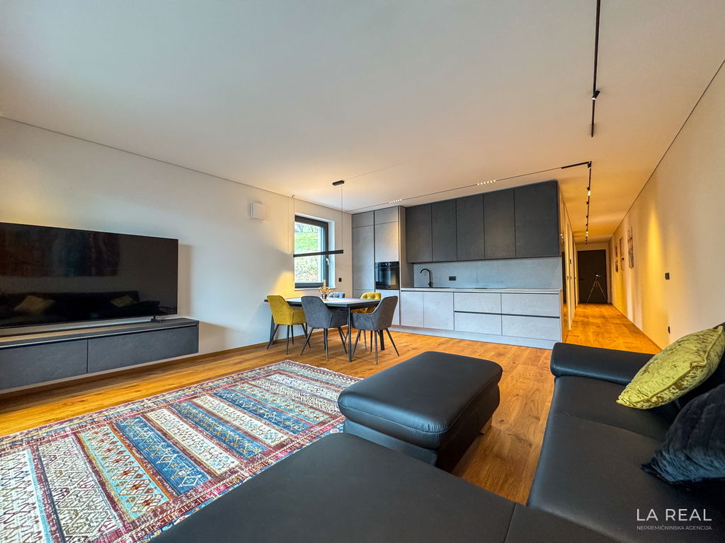 4s7mzgrdj-4032x3024__695b82d21661b