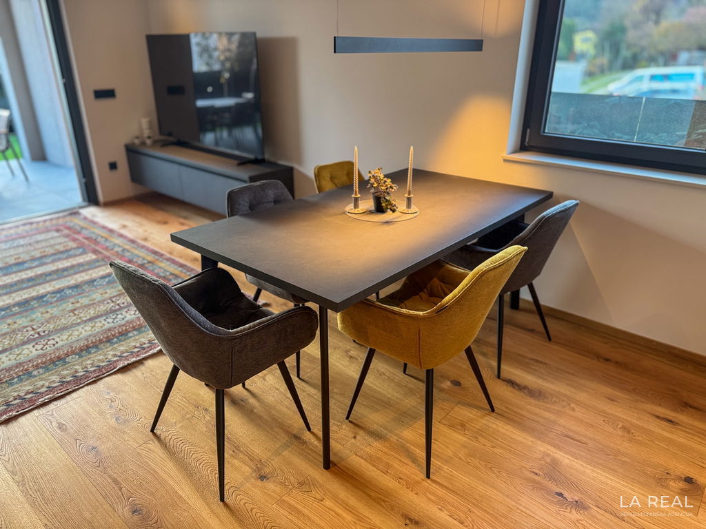 6jghaupdb-4032x3024__695b82da84c50