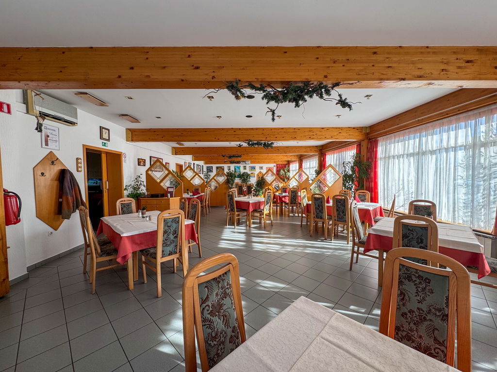 7stgpbqwv-4032x30246882673c1437f__68f1e95005cbb